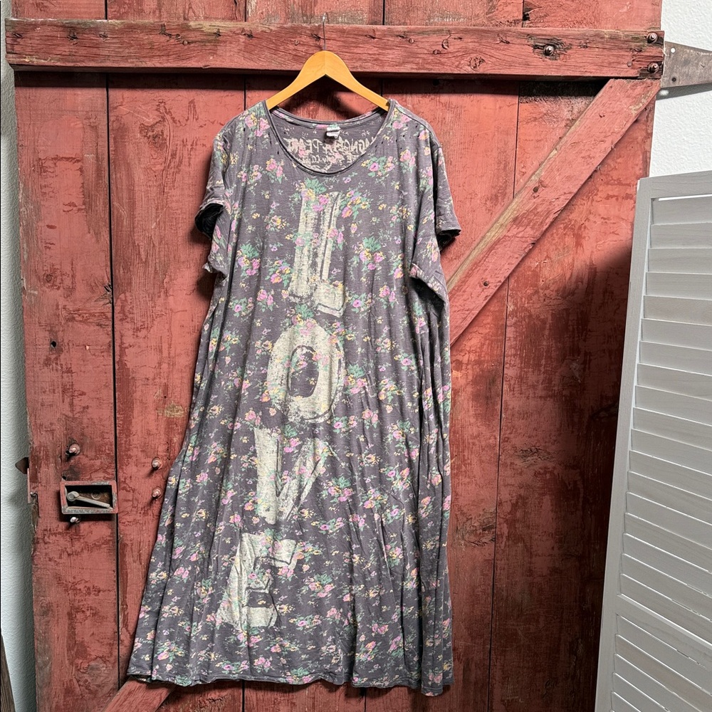 Floral LOVE Magnolia Pearl Tee Dress